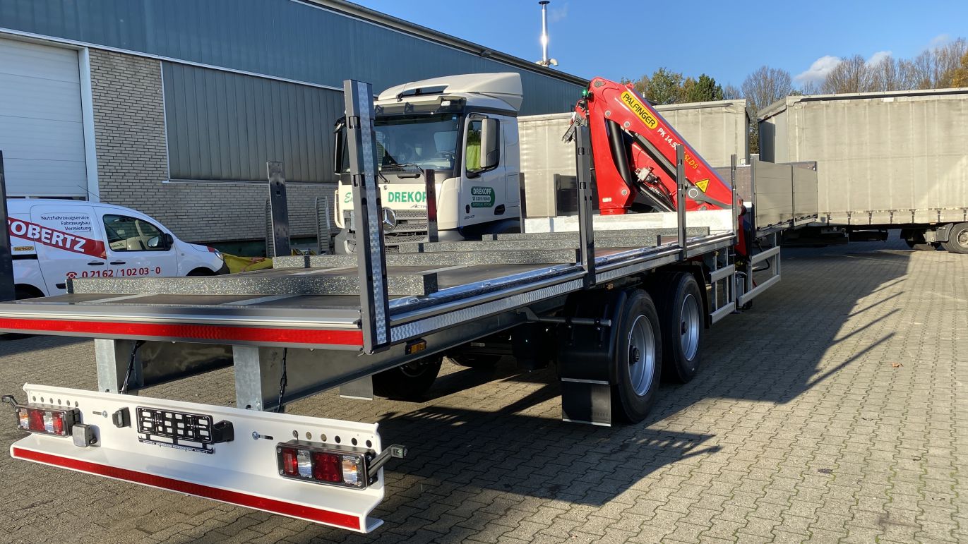 B&G Stahlhandel Fuhrpark mit Palfinger-Kran